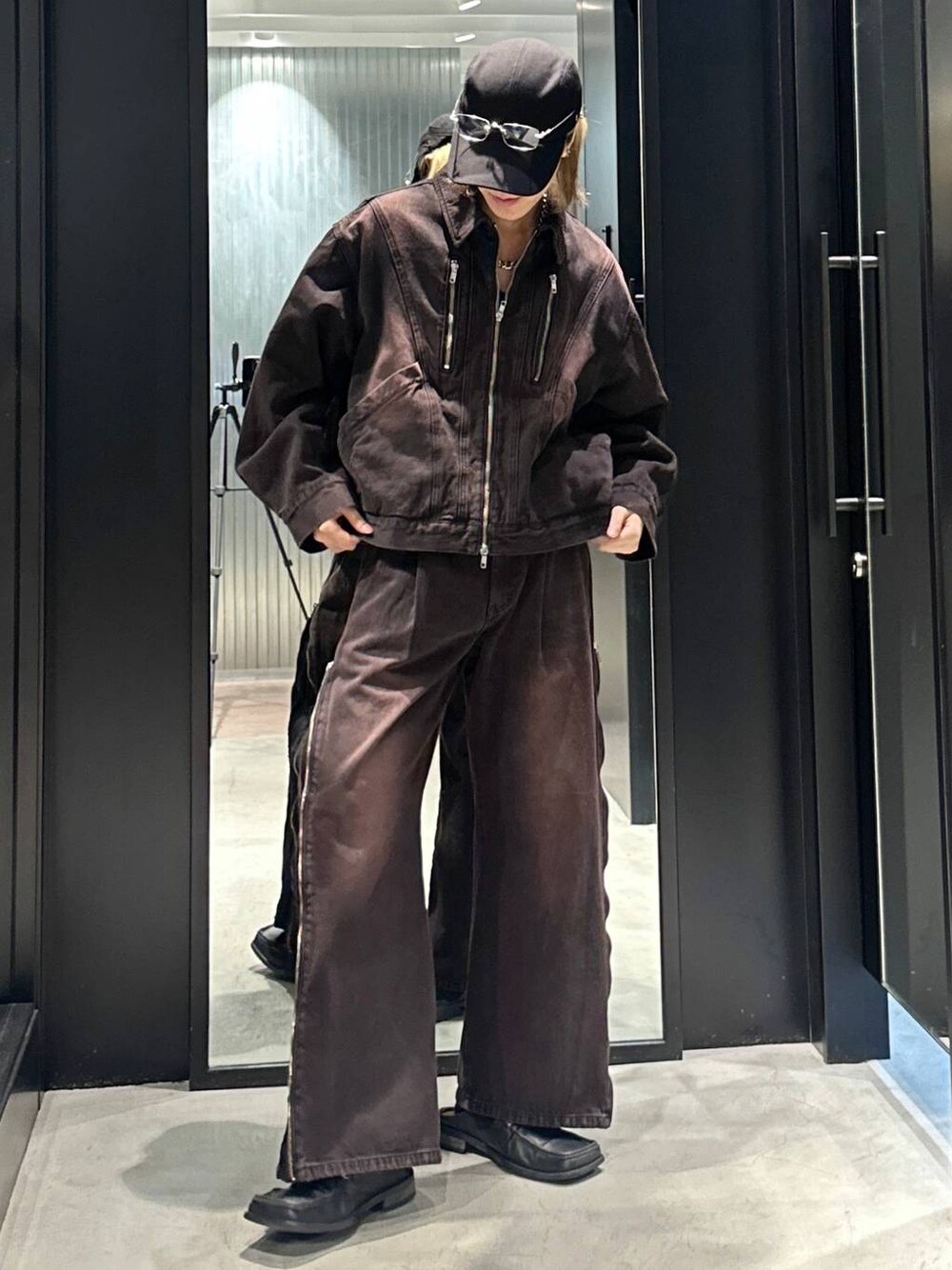 「秋コーデ、冬コーデ、ジャケット、ブルゾン、オーバーサイズ、モテ、ワイドパンツ、モード、高見え、着痩せ・細見え、HARE、韓国系、ラフ、韓国ファッション、春コーデ」｜「HAREのソリッドパーツCAP(HARE)（キャップ、ブラック系）」を使った、taigawedさん（メンズ・174cm）の秋コーディネートの1枚目の写真