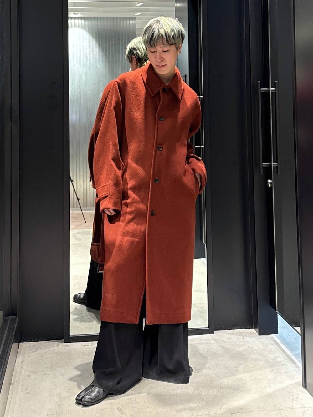 「春コーデ、秋コーデ、冬コーデ、モード、高見え、着痩せ・細見え、HARE、韓国ファッション、ラフ、韓国系、アウター、コート、ニット、ワイドパンツ、オーバーサイズ」｜「HAREのアソートチェーンネックレス(HARE)（ネックレス、シルバー系）」を使った、taigawedさん（メンズ・174cm）の冬コーディネートの1枚目の写真