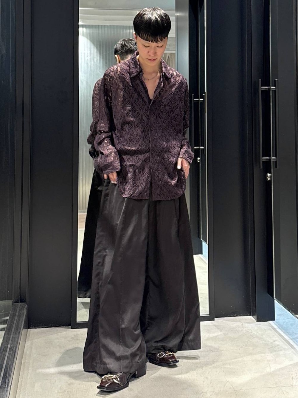 「モード、高見え、着痩せ・細見え、HARE、韓国系、ラフ、韓国ファッション、春コーデ、夏コーデ、秋コーデ、シャツ、ワイドパンツ、オーバーサイズ、モテ、デニムパンツ」｜「HAREのアソートチェーンネックレス(HARE)（ネックレス、シルバー系）」を使った、taigawedさん（メンズ・174cm）の春コーディネートの1枚目の写真