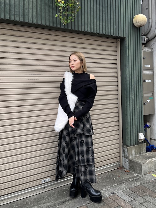 【新品タグ付】deres 13th ルージュ ニット DOUBLE FOX HEAD PATCH R-NECK CARDIGAN | Maison Kitsuné