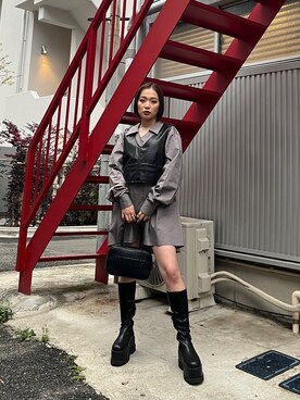 「MURUA（ムルーア）のアイテム（ボストンバッグ）」を使った、國岡朋実さん（レディース・156cm）の春コーディネート