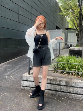 「MURUA（ムルーア）のアイテム（シャツ/ブラウス）」を使った、國岡朋実さん（レディース・156cm）の夏コーディネート