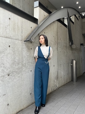 「MURUA（ムルーア）のアイテム（スラックス）」を使った、國岡朋実さん（レディース・156cm）の夏コーディネート