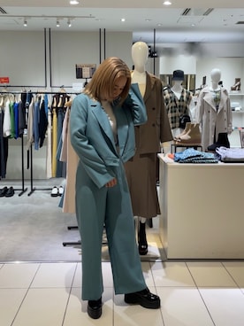 「カラージャケット」｜國岡朋実さん（レディース・156cm）の冬コーディネート