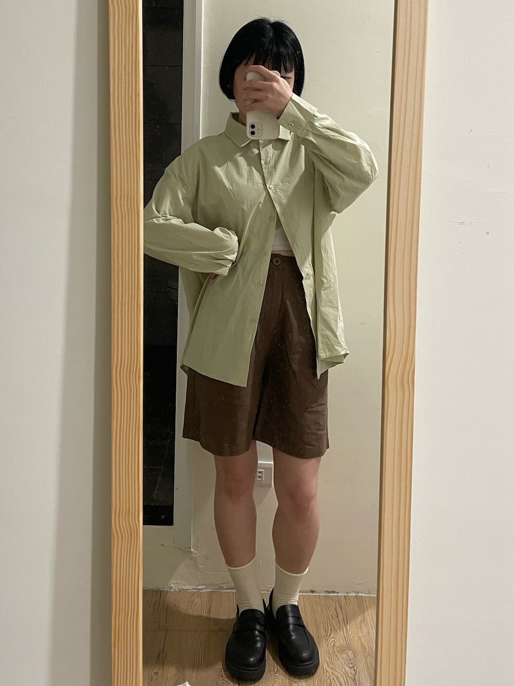 「shkevのアイテム（カーゴパンツ、ブラウン系）」を使った、jujamlylzさん（レディース・154cm）の春コーディネートの1枚目の写真