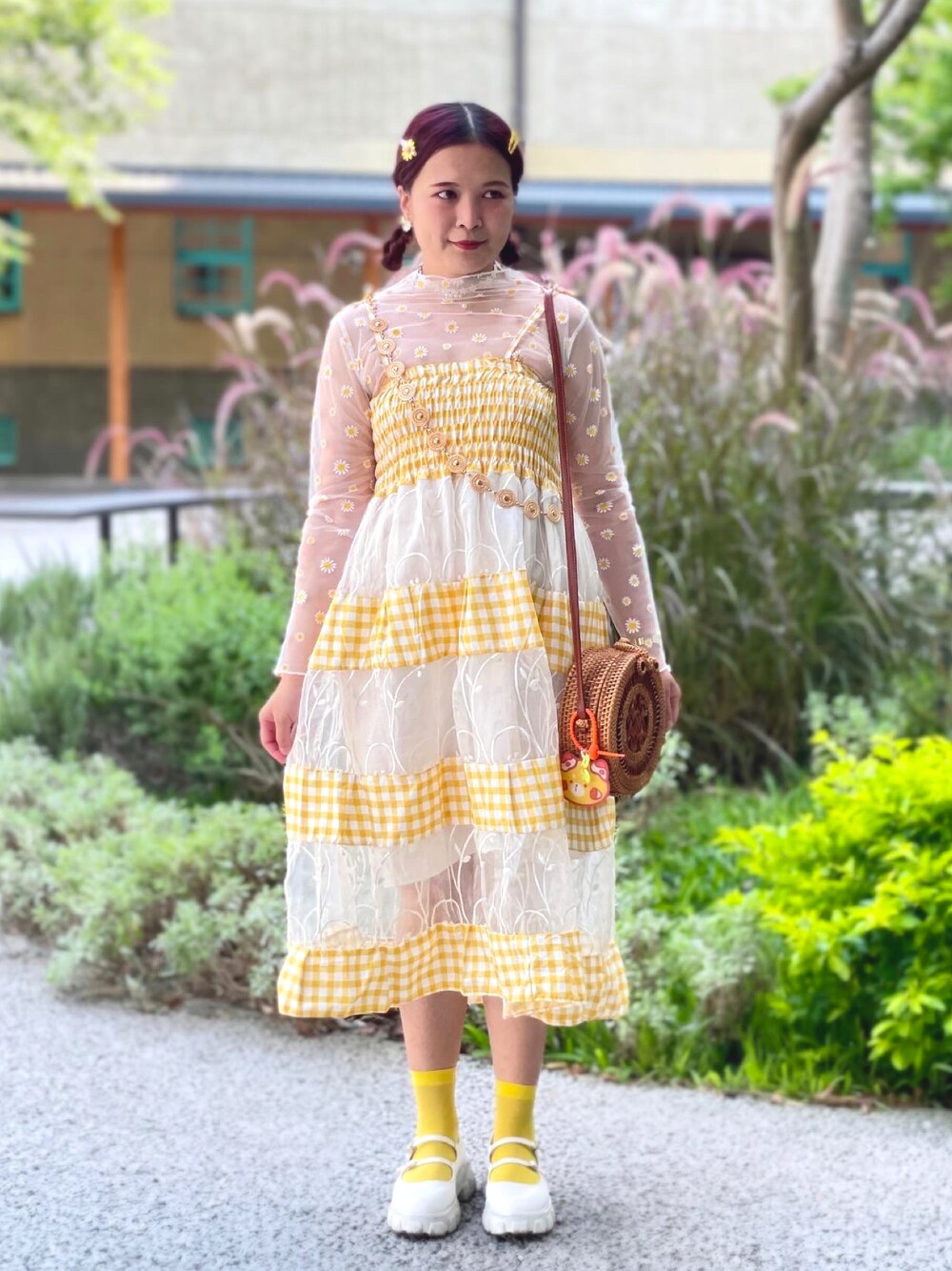 「yellow、黄色」｜「VINTAGEのアイテム（ジャンパースカート、イエロー系）」を使った、★Yuki☆ 🇹🇼さん（レディース・157cm）の春コーディネートの1枚目の写真