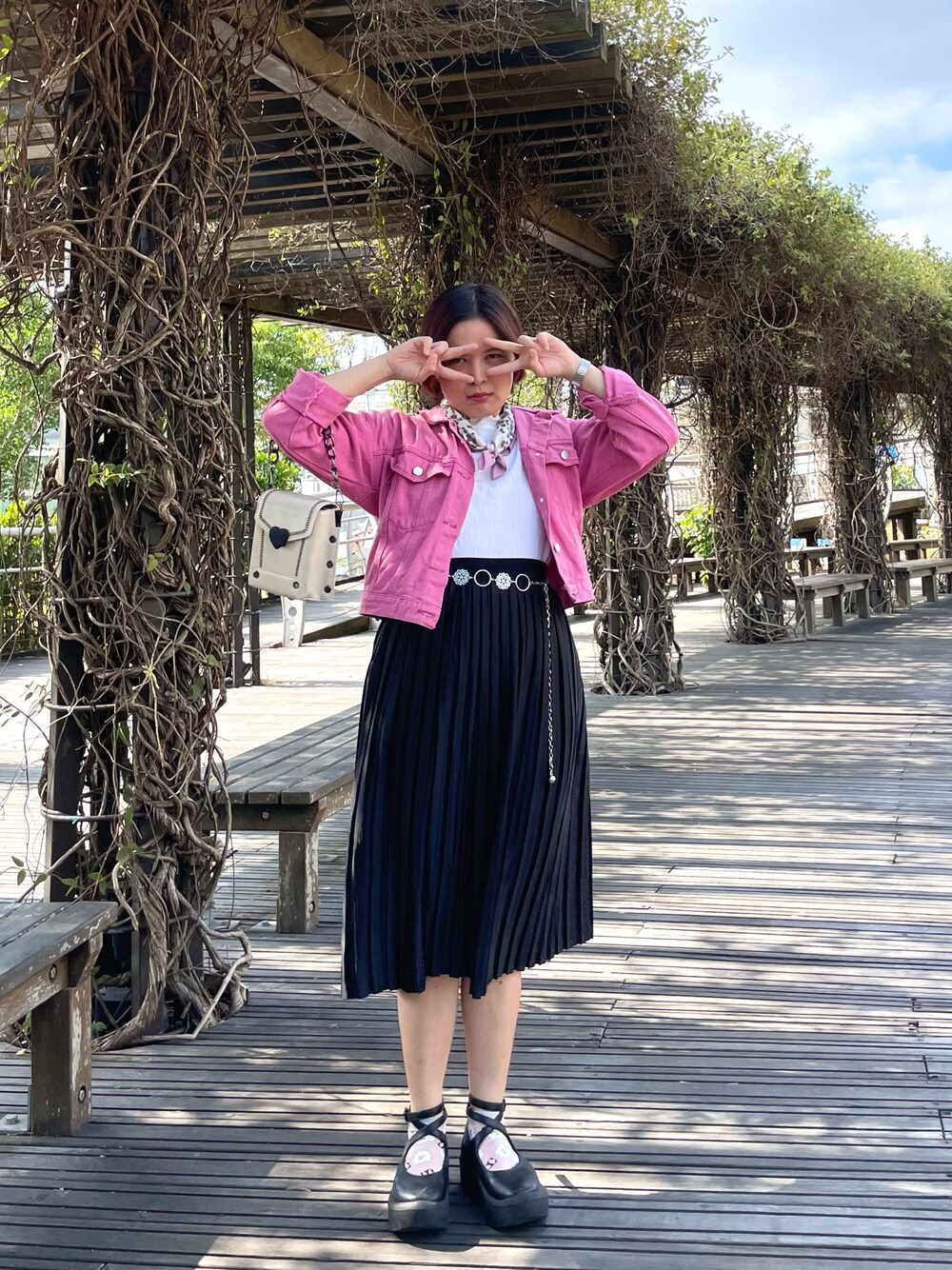 「niko and...のアイテム（バンダナ/スカーフ、ピンク系）」を使った、★Yuki☆ 🇹🇼さん（レディース・157cm）の秋コーディネートの1枚目の写真