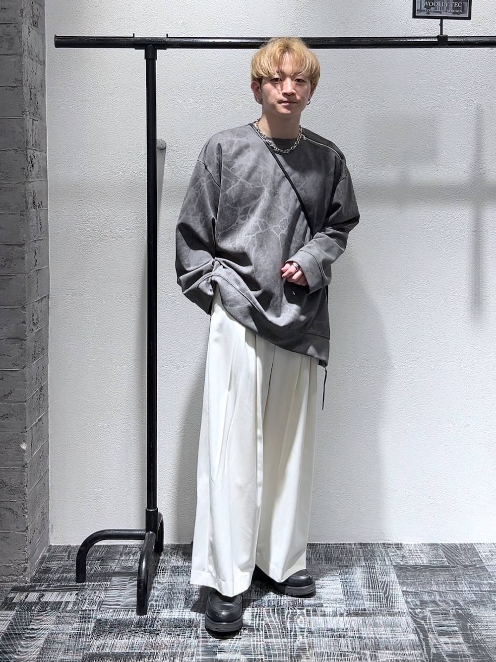 HARE（ハレ）の「ダメージスウェードスウェット(HARE)（スウェット 