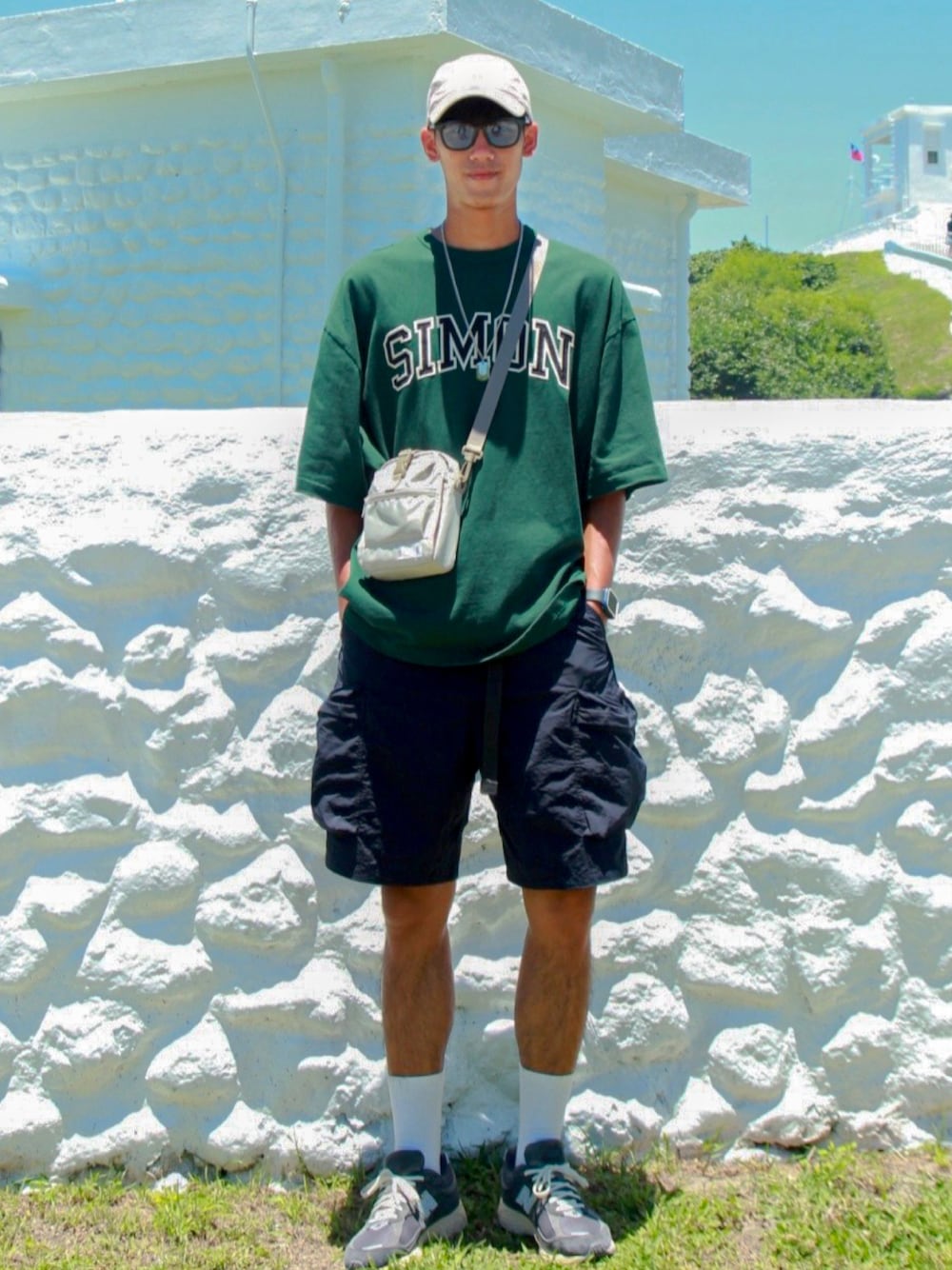 「ootd、夏、男生穿搭、男生、2002R」｜「MLBのアイテム（キャップ、ベージュ系）」を使った、呂さん（メンズ・187cm）の夏コーディネートの1枚目の写真
