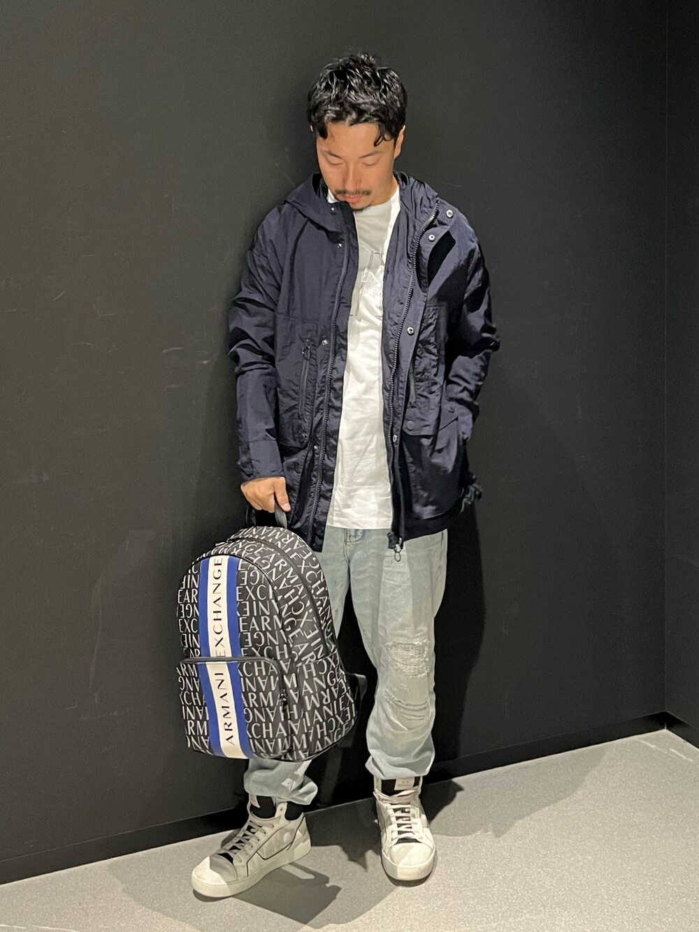 「ZOZOセール2023夏、夏コーデ、アウター、みんなの白Tフェス、AXchange、AXchanger、AXCatStreet、armaniexchange、アルマーニエクスチェンジ、ハイカットスニーカー、デニム、バックパック、ブルゾン」｜「ARMANI EXCHANGEの【A|X アルマーニ エクスチェンジ】A|Xロゴパッチ　ブルゾンジャケット（ブルゾン、ブルー系）」を使った、Y. SHOTAROさん（メンズ・163cm）の夏コーディネートの1枚目の写真