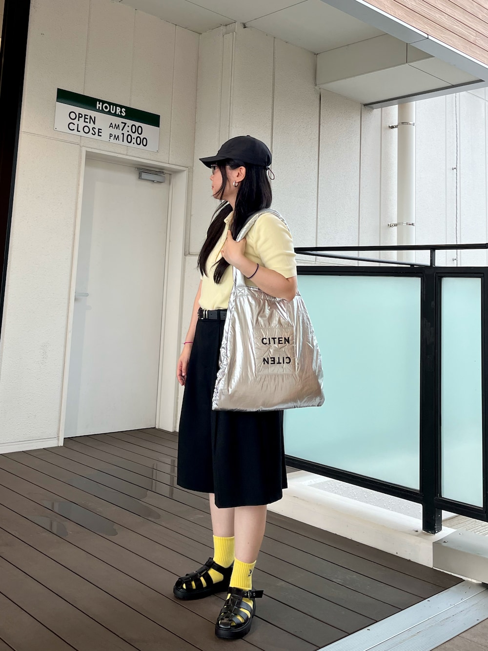 「バミューダパンツ、モード、CITEN、ユニクロ、GU」｜「GUのアイテム（サンダル、ブラック系）」を使った、napoblackさん（骨格ウェーブ・レディース・158cm）の夏コーディネートの1枚目の写真