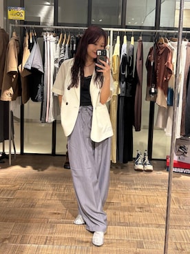 「JEANASIS（ジーナシス）のバックタックコクーンパンツ/663465（スラックス、グレー系）」を使った、HARUさん（レディース・163cm）の春コーディネート