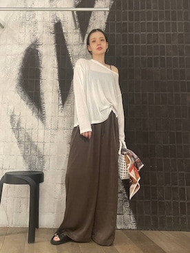 「JEANASIS（ジーナシス）のアイテム（バッグ）」を使った、AI_YOSHIHARAさん（レディース・165cm）の春コーディネート