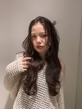 「アイテム（ニット/セーター）」を使った、AI_YOSHIHARAさん（レディース・164cm）の夏コーディネート