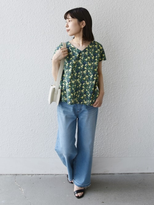 SHIPS Colors:〈洗濯機可能〉ボタニカル プリント Vネック ブラウス