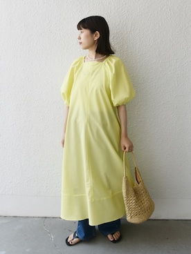 「アイテム（バッグ、ゴールド系）」を使った、上條さん（レディース・162cm）の夏コーディネート