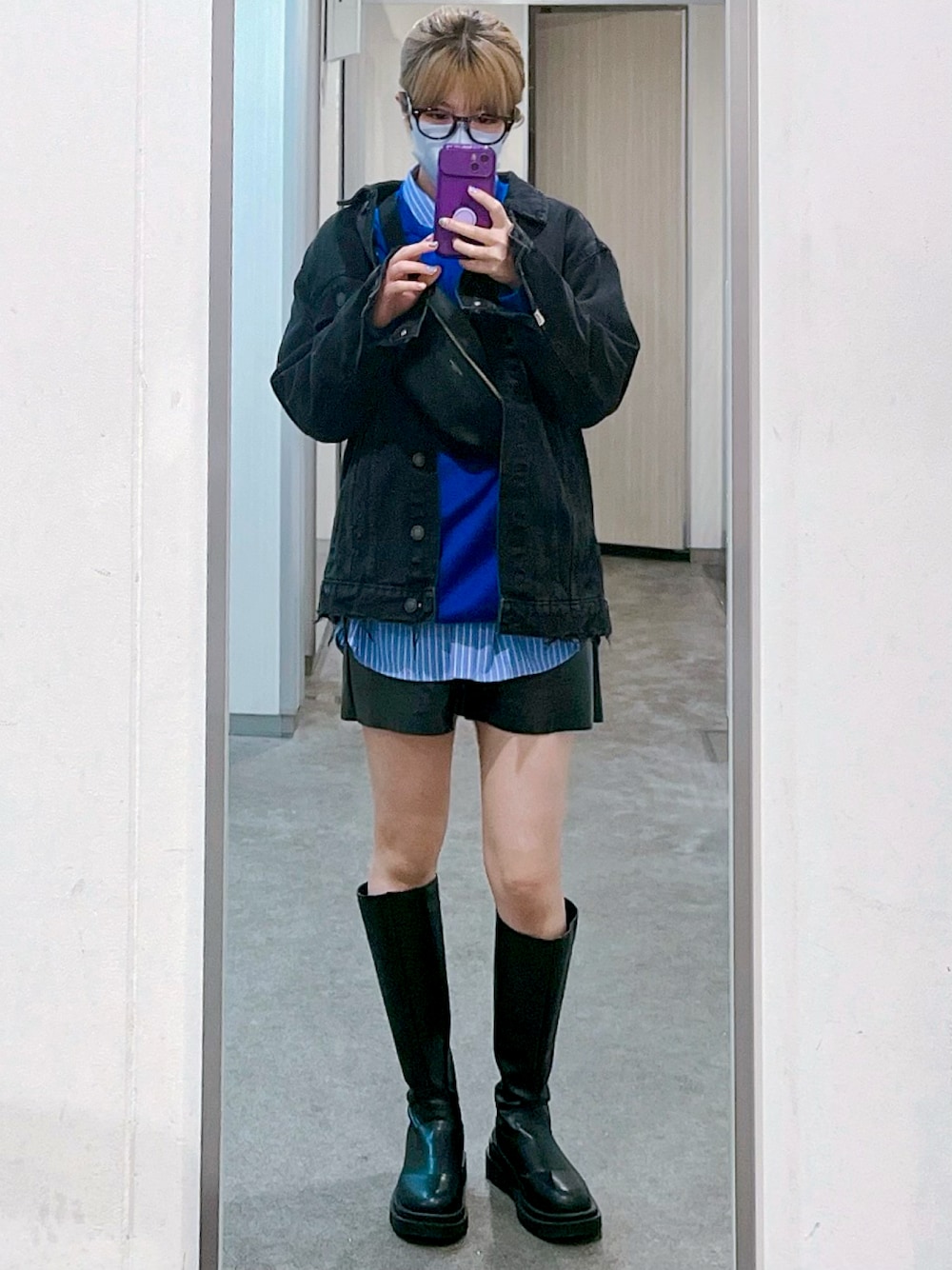 「春コーデ、シンプルコーデ、ブルー、オトナカワイイ、きれいめカジュアル、春服、ootd、ブーツ、春カラー、プチプラコーデ、カラーコーデ、プチプラ」｜「GUのアイテム（シャツ/ブラウス、ブルー系）」を使った、おりたさん（レディース・158cm）の春コーディネートの1枚目の写真