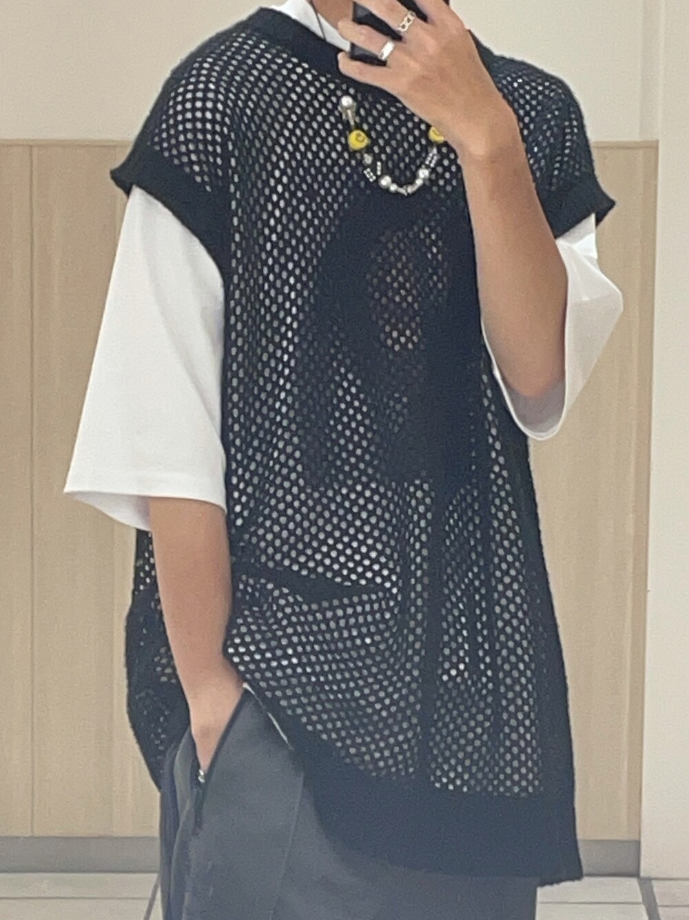 「Needlesのアイテム（その他パンツ、グレー系）」を使った、しゅうさん（メンズ・176cm）の秋コーディネートの1枚目の写真