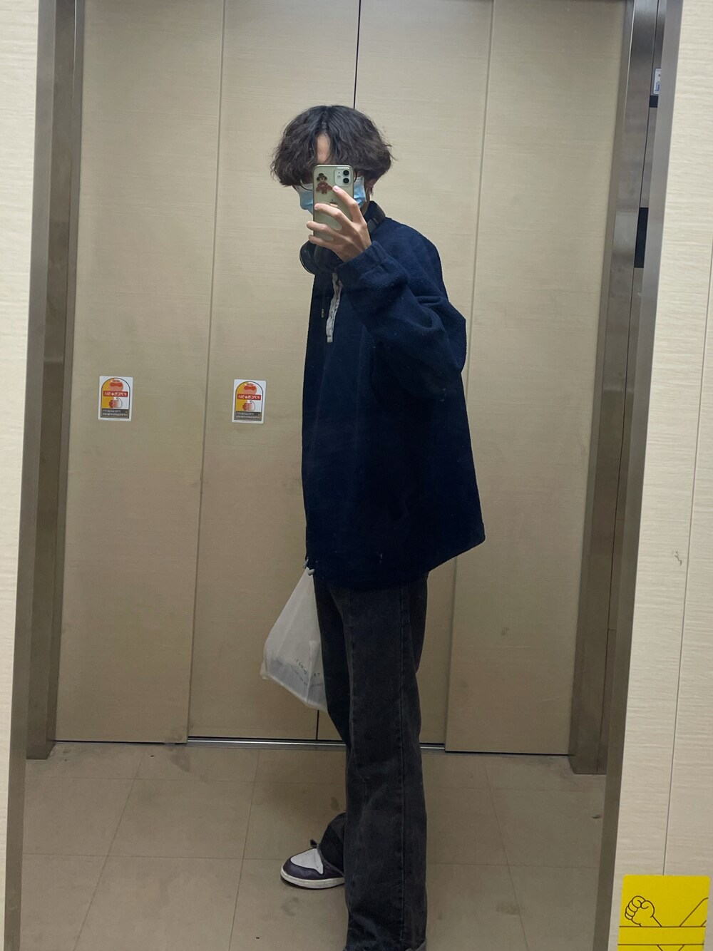 「LACOSTEのアイテム（その他トップス、ブルー系）」を使った、しゅうさん（メンズ・176cm）の秋コーディネートの1枚目の写真