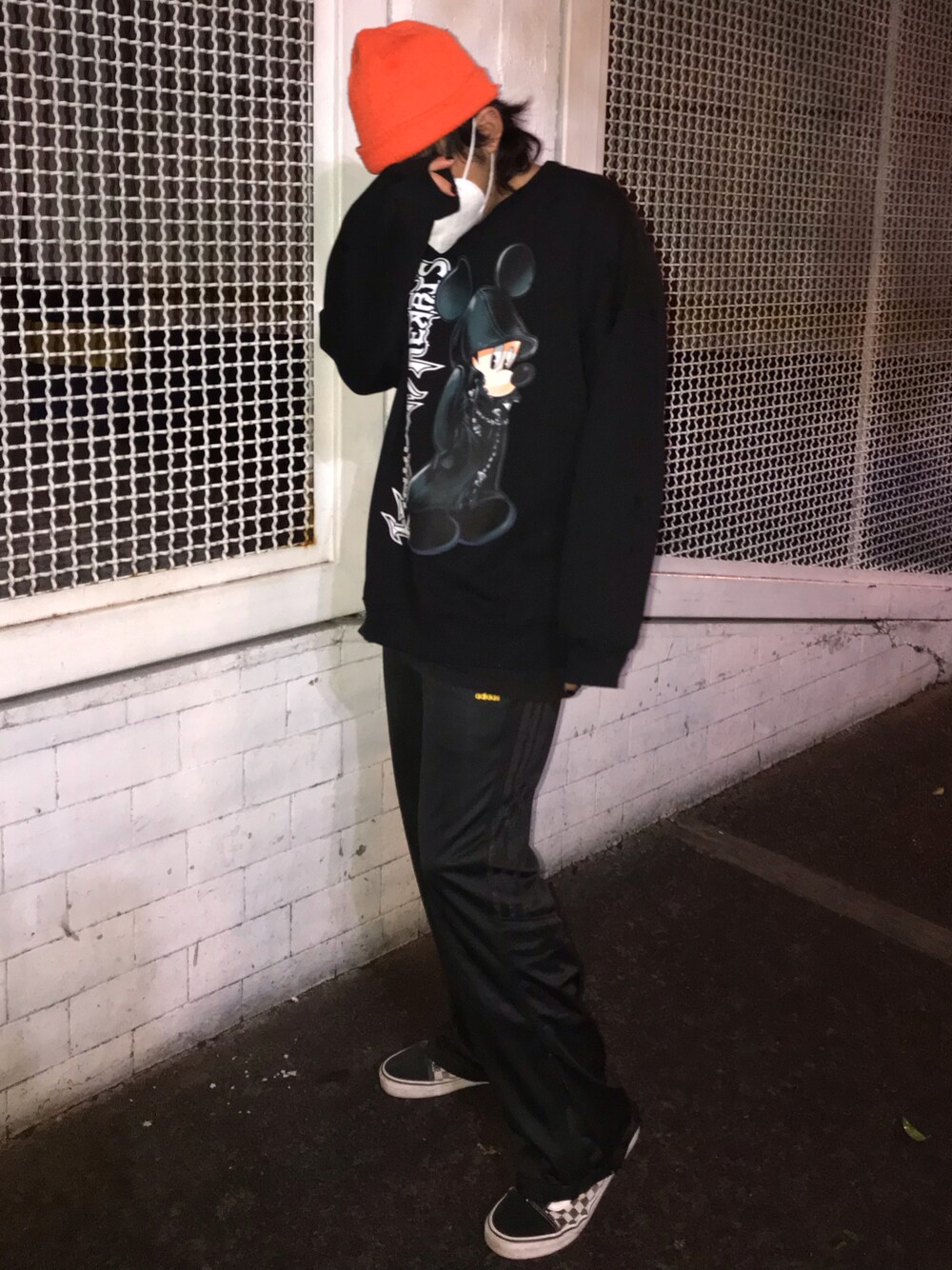「sporty、boy、men、menswear、mensfashion、fashion、fashion blogger、fashionista、fashion boy、swag、swagger、TRILL、black、kicks、Black Music」｜「adidasのアイテム（その他パンツ、ブラック系）」を使った、KæyDiorさん（メンズ・175cm）の秋コーディネートの1枚目の写真