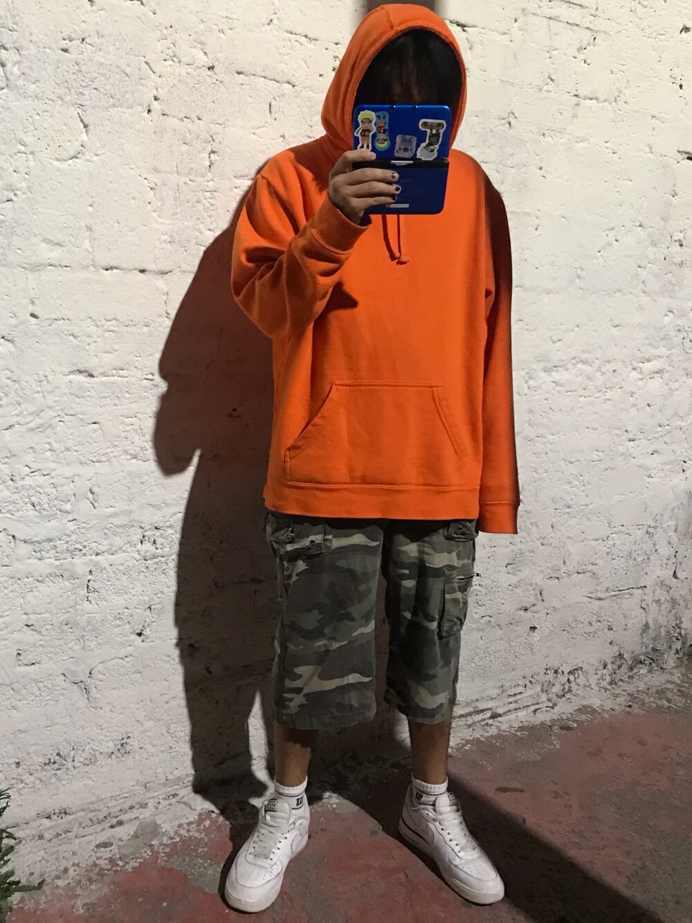 「VINTAGE、boy、sporty、camo、Air Force」｜「no brandのアイテム（パーカー、オレンジ系）」を使った、KæyDiorさん（メンズ・175cm）の秋コーディネートの1枚目の写真