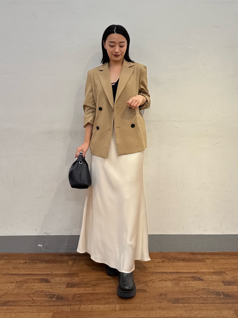 「春色、シャツスタイル、今日のコーデ、セットアップ、春服、オトナカワイイ、大人可愛い、大人カジュアルコーデ、レイヤードスタイル、トレンド、春夏コーデ、レディースファッション、ベージュコーデ、ベーシック/トラッド、ワントーンコーデ」｜「Lui'sのドビークロスライトジャケット（テーラードジャケット、ブラウン系）」を使った、miuさん（骨格ストレート・レディース・158cm）の春コーディネートの1枚目の写真