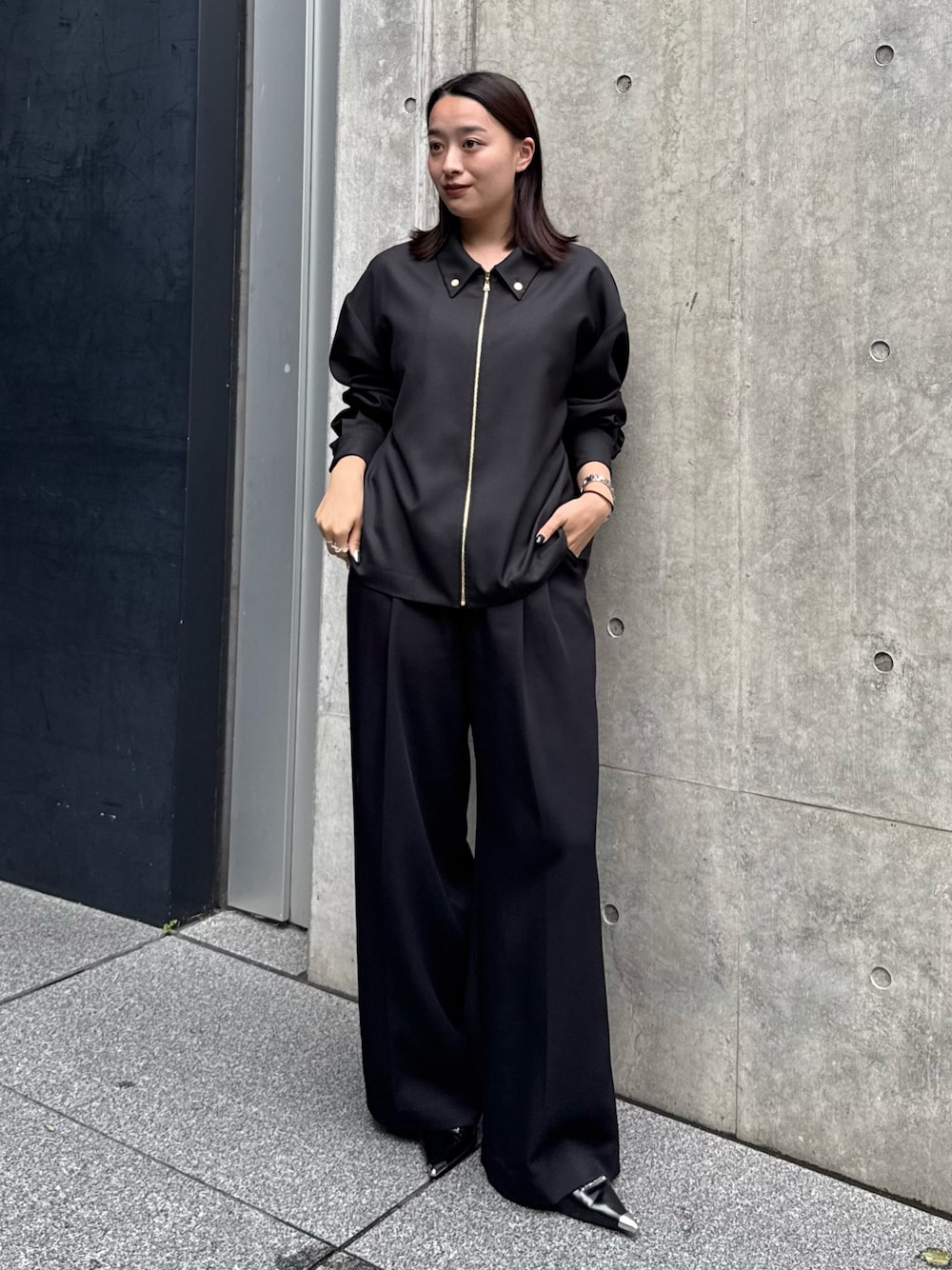 「Lui'sの《-3キロ見え》2タックベーシックワイドパンツ（スラックス、ブラック系）」を使った、miuさん（レディース・158cm）の夏コーディネートの1枚目の写真