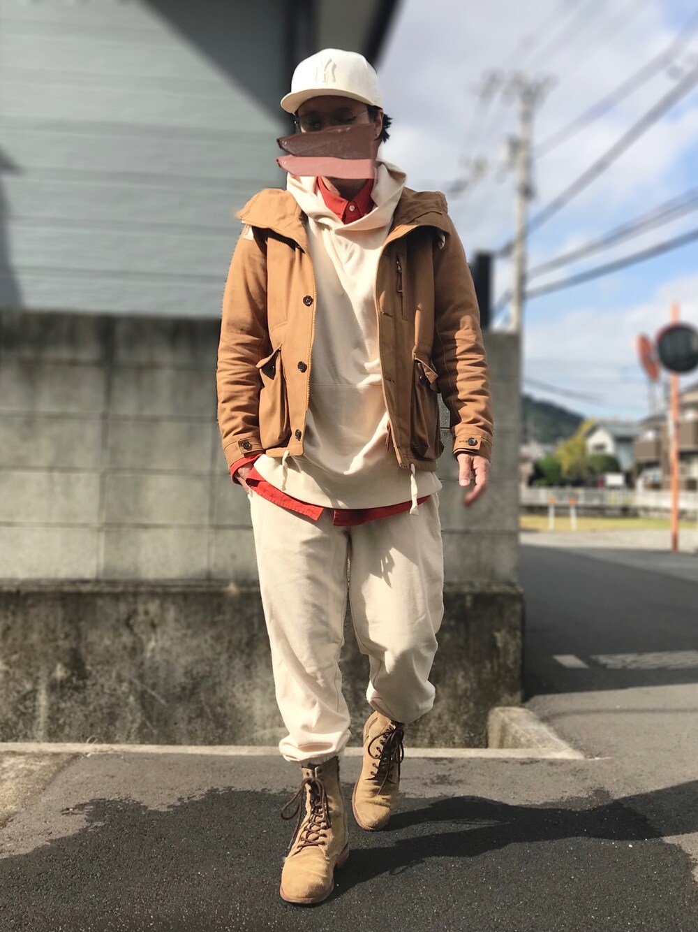 「スウェットパンツ、スウェット、アウター、セットアップ、マウンテンパーカー、ブーツ、カジュアル、キャップ、パーカー、休日スタイル、低身長コーデ、ダック地、秋冬コーデ」｜「CAMINANDOのアイテム（ブーツ、ベージュ系）」を使った、munikunさん（メンズ・168cm）の秋コーディネートの1枚目の写真