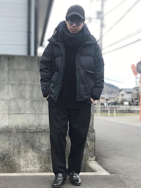 「黒」｜「アイテム（デジタル腕時計）」を使った、munikunさん（メンズ・168cm）の冬コーディネート