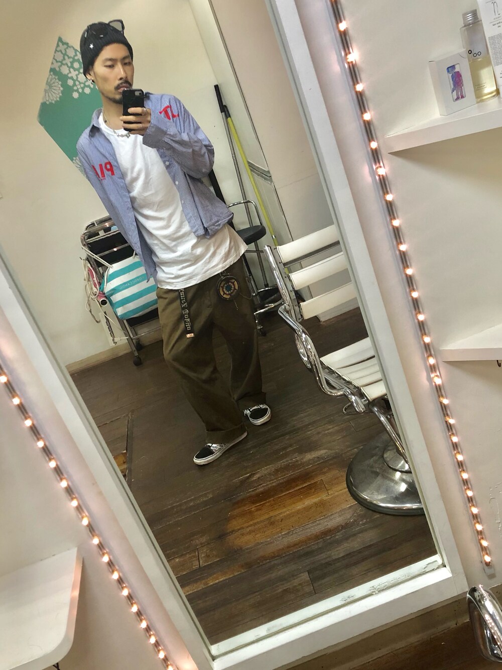 「シンプルコーデ、オトナカジュアル、秋服、今日のコーデ、秋コーデ、カジュアル、ラフコーデ、プチプラコーデ、ストリート、シャツスタイル、ミリタリーパンツ、スニーカー、ニット帽、VANS、ゆるコーデ」｜「WIND AND SEAのウェリントン型サングラス｜Zoff×WIND AND SEA（サングラス、ブルー系）」を使った、tkc18さん（メンズ・173cm）の秋コーディネートの1枚目の写真
