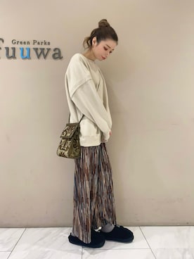 「Green　Parks（グリーンパークス）のペイント風ストライププリーツパンツ＊（その他パンツ）」を使った、sumiさん（レディース・161cm）の秋コーディネート