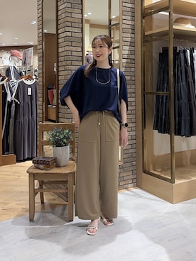 「Chez toi（シェトワ）の【二の腕カバー】【高コスパ高見え】梨地ヤッコスリーブプルオーバー（Tシャツ/カットソー、ブルー系）」を使った、マユリさん（レディース・161cm）の夏コーディネート