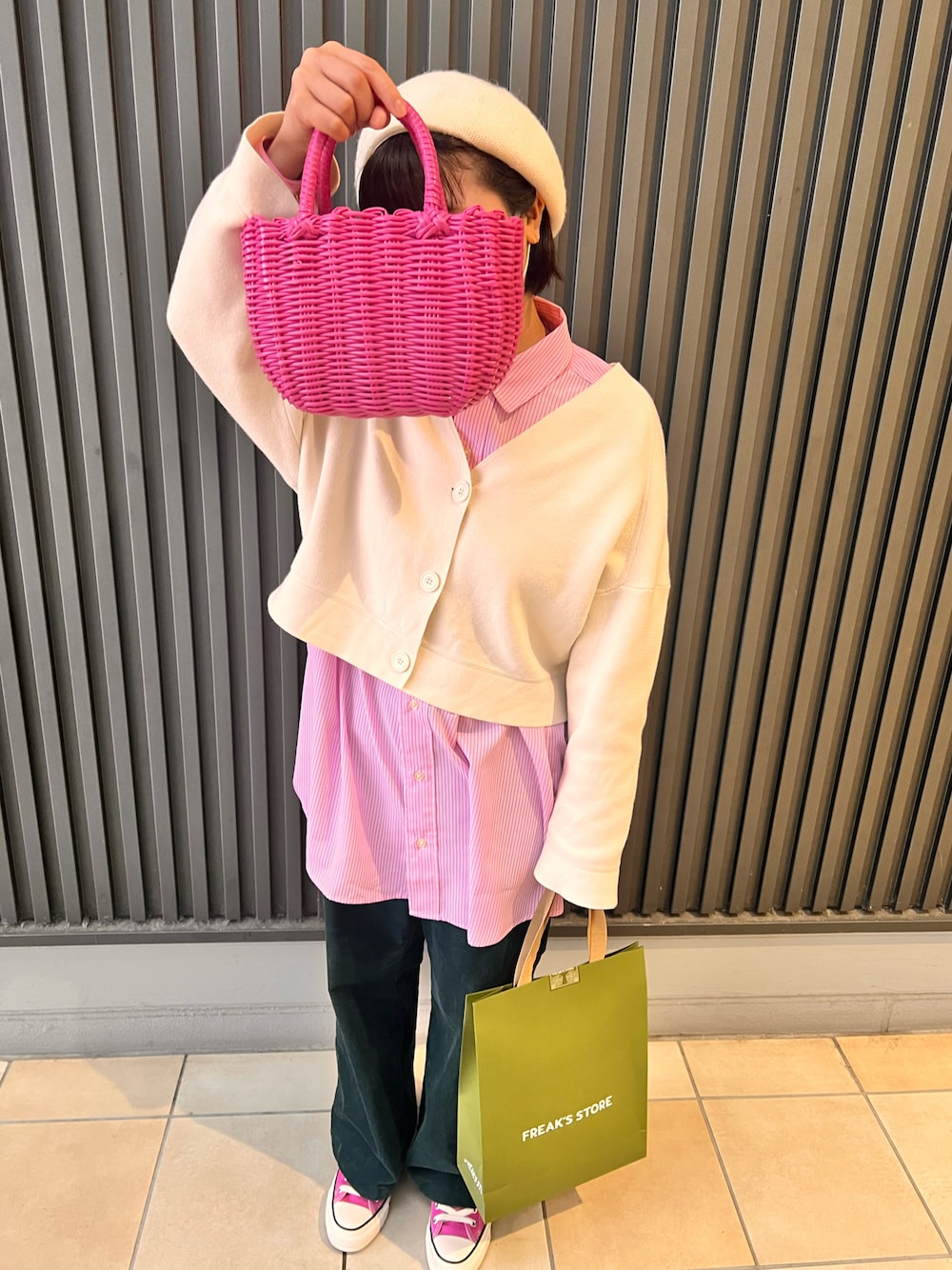 「UNIQLOのアイテム（その他パンツ、グリーン系）」を使った、halkaさん（レディース・153cm）の冬コーディネートの1枚目の写真