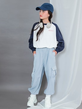 「MELLOW-LY（メロウリー）の【MELLOW-LY/WEB限定】カーゴパンツ（カーゴパンツ、グレー系）」を使った、branshesさん（キッズ・120cm）の秋コーディネート
