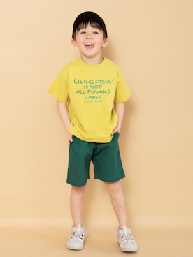 「BRANSHES（ブランシェス）の【WEB限定】ロゴグラフィック半袖Tシャツ（Tシャツ/カットソー、イエロー系）」を使った、branshesさん（キッズ・110cm）の夏コーディネート