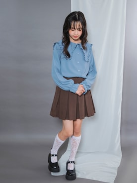 「MELLOW-LY（メロウリー）の【MELLOW-LY/WEB限定】ボックスプリーツスカパン（その他パンツ、ブラウン系）」を使った、branshesさん（キッズ・120cm）の秋コーディネート
