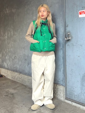 「アイテム（ダウンベスト）」を使った、BEAMS BOYさん（レディース・168cm）の冬コーディネート