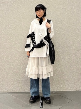 「TORI-TO（トリト）の【別注】TORI-TO × BEAMS BOY / ウェーブ フリル ロング スリーブ Tシャツ（Tシャツ/カットソー、ホワイト系）」を使った、BEAMS BOYさん（レディース・169cm）の秋コーディネート