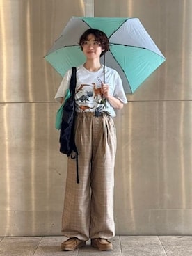 「Gramicci（グラミチ）の【別注】Gramicci / チェック イージーパンツ（スラックス、ベージュ系）」を使った、BEAMS BOYさん（レディース・153cm）の夏コーディネート