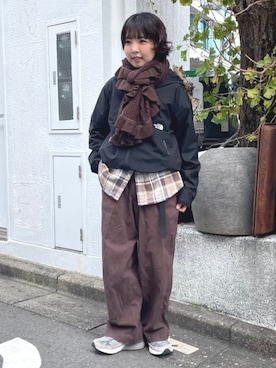 「アイテム（マフラー）」を使った、BEAMS BOYさん（レディース・150cm）の秋コーディネート