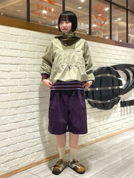 「BEAMS BOY（ビームスボーイ）の【別注】Gramicci / コーデュロイ ワイド ショートパンツ（その他パンツ、パープル系）」を使った、BEAMS BOYさん（レディース・166cm）の秋コーディネート