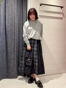 「Gramicci（グラミチ）の【別注】Gramicci / プリーツ スカート 26FW（スカート、ブルー系）」を使った、BEAMS BOYさん（レディース・166cm）の秋コーディネート