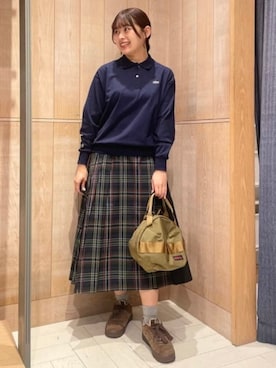 「BEAMS BOY（ビームスボーイ）のBRIEFING × BEAMS BOY / 別注 ヘルメット バッグ（ショルダーバッグ、ブラウン系）」を使った、BEAMS BOYさん（レディース・166cm）の秋コーディネート