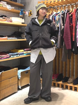 「スラックスパンツ」｜「アイテム（ブルゾン）」を使った、BEAMS BOYさん（レディース・156cm）の秋コーディネート