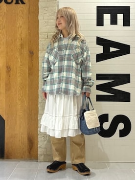 「BEAMS BOY（ビームスボーイ）のダブルニー パンツ（その他パンツ、ベージュ系）」を使った、BEAMS BOYさん（レディース・169cm）の秋コーディネート