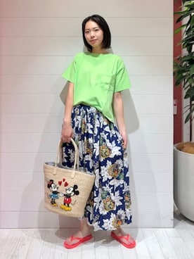 「Disney（ディズニー）のDisney アバカ トートバッグ（トートバッグ、ベージュ系）」を使った、BEAMS BOYさん（レディース・153cm）の夏コーディネート
