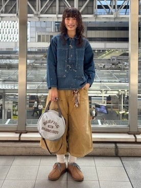 「BRIEFING(ブリーフィング)のアイテム(バッグ)」を使った、BEAMS BOYさん(レディース・166cm)の秋コーディネート