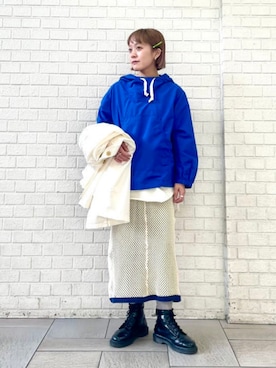 「アイテム（バレッタ/ヘアクリップ、イエロー系）」を使った、BEAMS BOYさん（レディース・155cm）の冬コーディネート