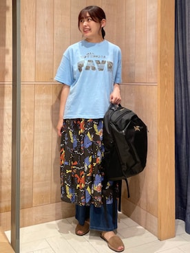 「SUN SURF（サンサーフ）の【別注】SUN SURF / ギャザー ロング スカート（スカート、ブラック系）」を使った、BEAMS BOYさん（レディース・153cm）の夏コーディネート