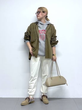 「アイテム（バングル/リストバンド）」を使った、ニッシさん（レディース・164cm・40代）の秋コーディネート